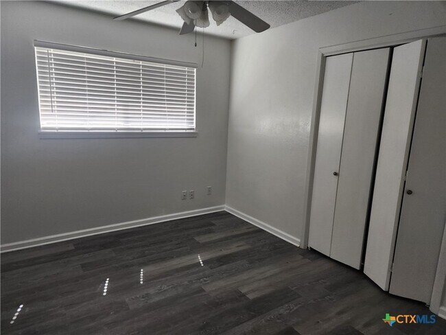 Building Photo - 1700 Estelle Ave