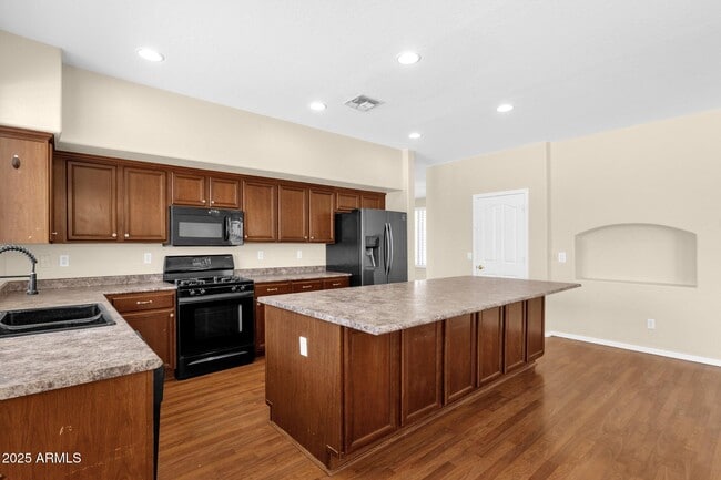 Building Photo - 12952 W Vista Paseo Dr