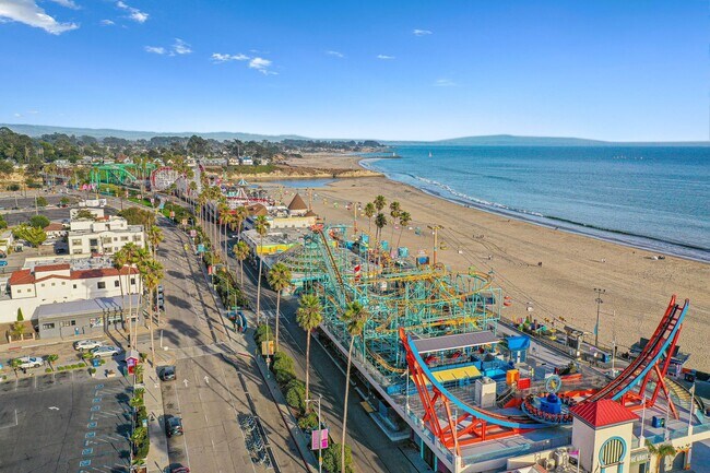 Building Photo - 1332-1332 Mission St