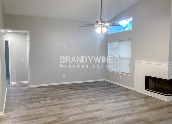 Building Photo - 4400 Westchester Ct