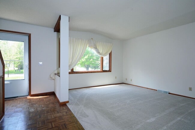 Building Photo - Beautiful 2-Bed 1-Bath Home Available Now in Monticello!