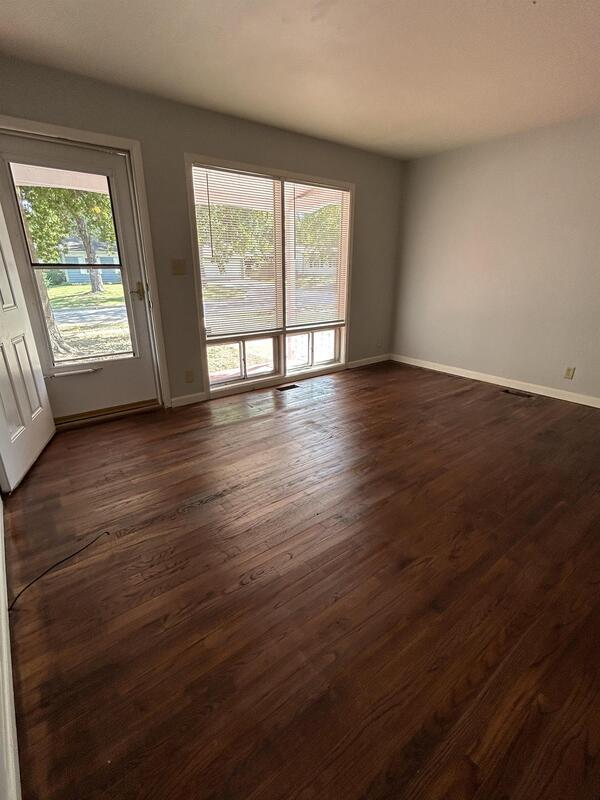 Building Photo - 8704 E 92nd St