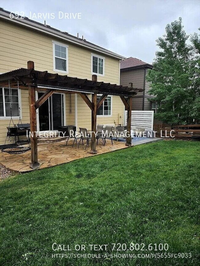 Building Photo - 692 Jarvis Dr