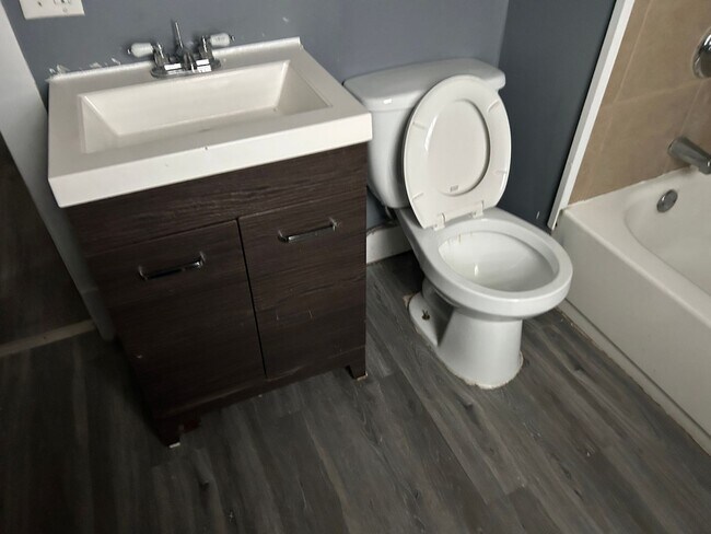 Building Photo - 12523 Forest Ave