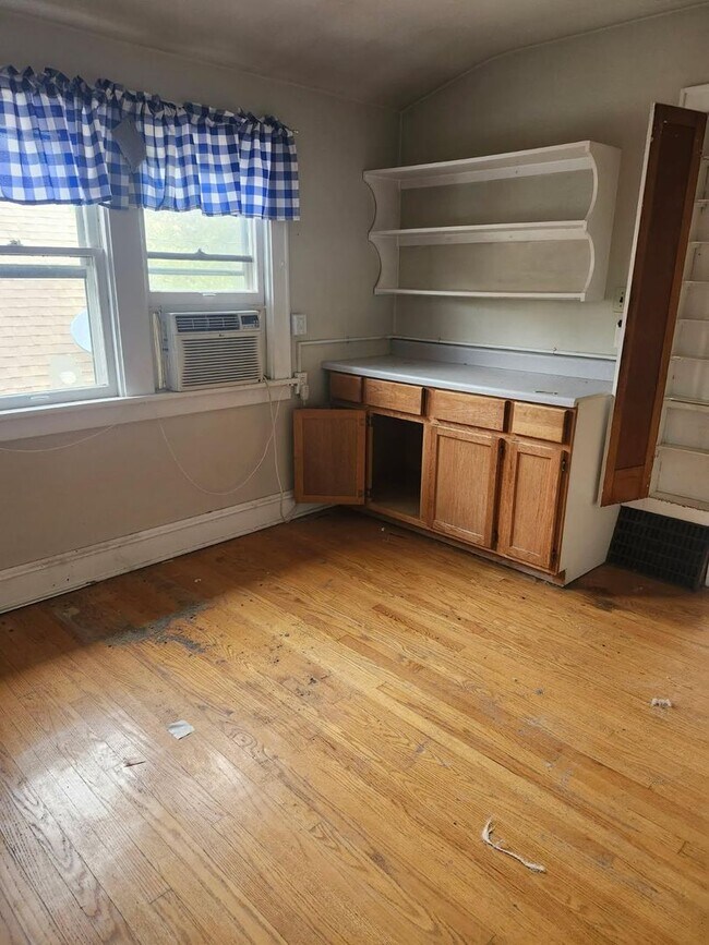 Building Photo - 2330 N 61st St