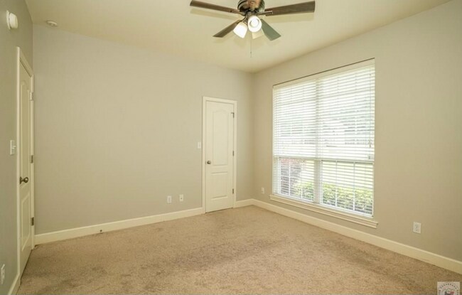 Building Photo - Beautiful, Spacious 4 bedroom Home for Rent!
