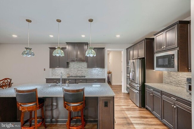 Building Photo - 7142 Starmount Ct