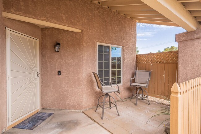 Building Photo - 4618 N Courtney Dr