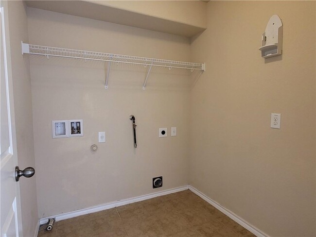 Building Photo - 8728 Wood Stork Dr