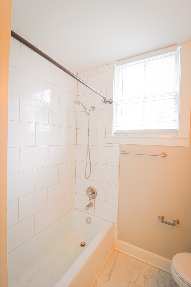 Building Photo - 3012 Avenue O 1/2