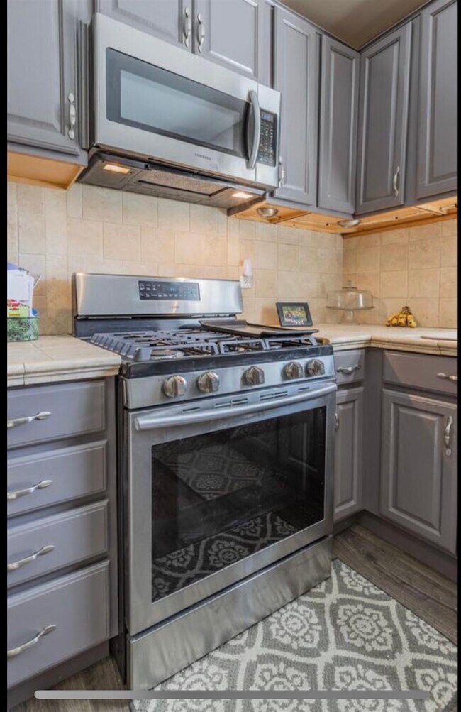 Building Photo - 1708 Burdette Ave
