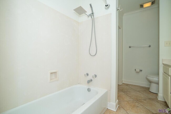 Building Photo - 12386 River Highlands Dr