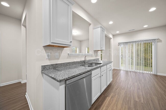 Building Photo - 711 Lackey St