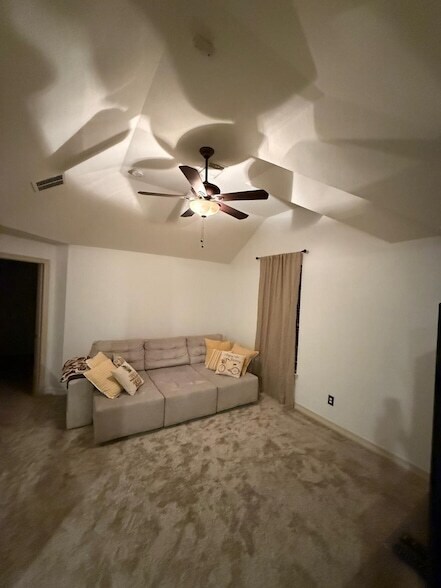 Building Photo - 5615 Ashford Ridge Ln