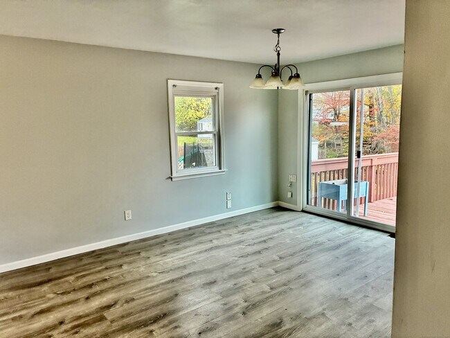 Building Photo - 112 Peabody St