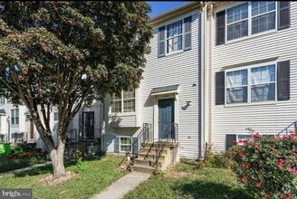 Building Photo - 14941 Enterprise Ln