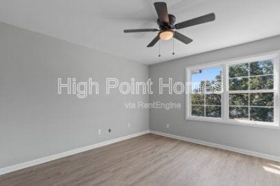 Building Photo - 400 Gallery Ln