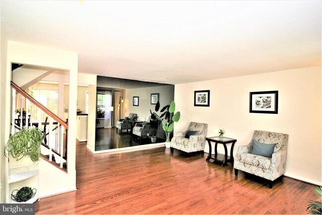 Building Photo - 10602 Tuppence Ct