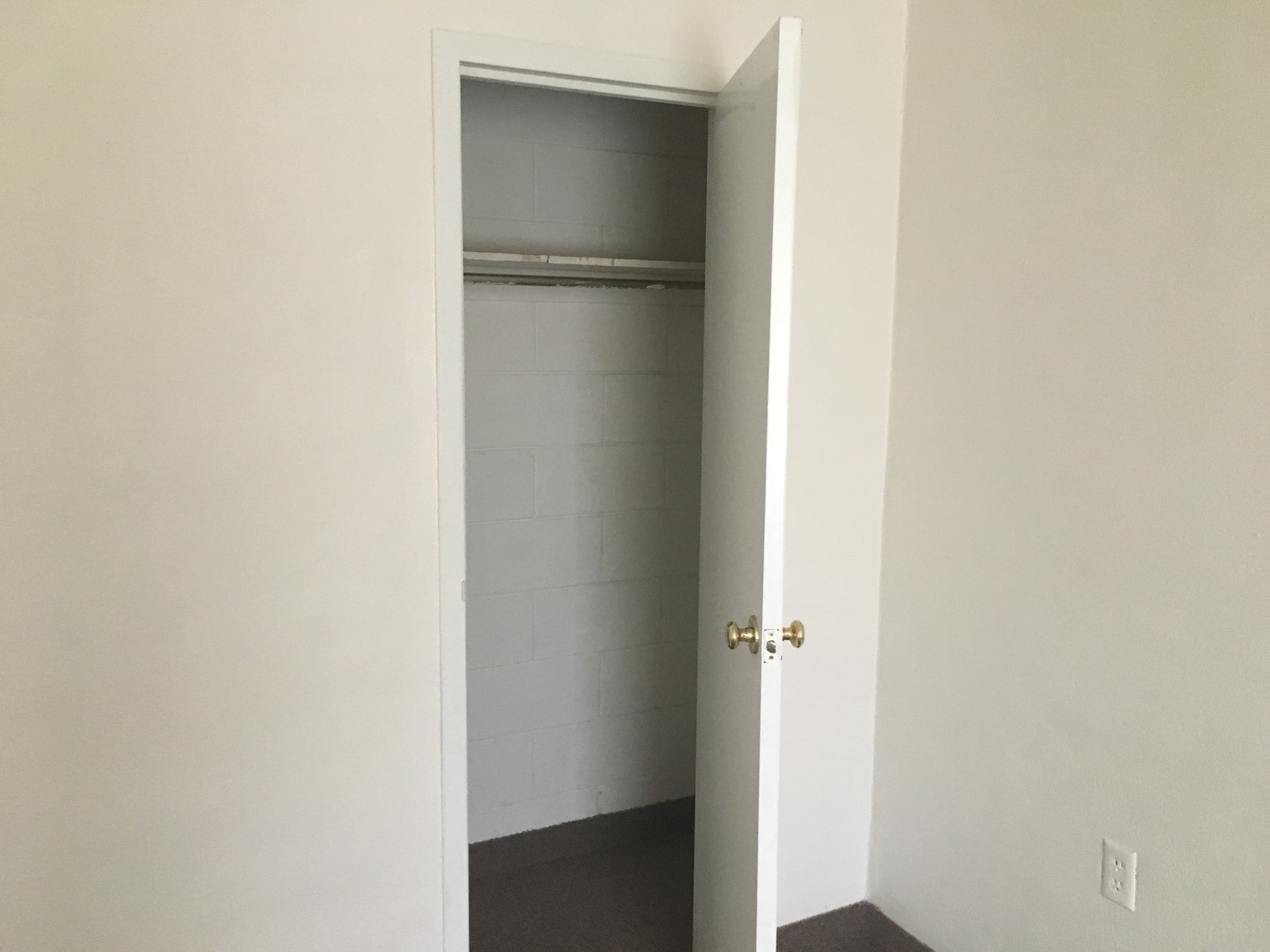 Closet - 2220 S Madison St