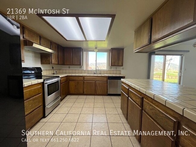 Building Photo - 21369 McIntosh St