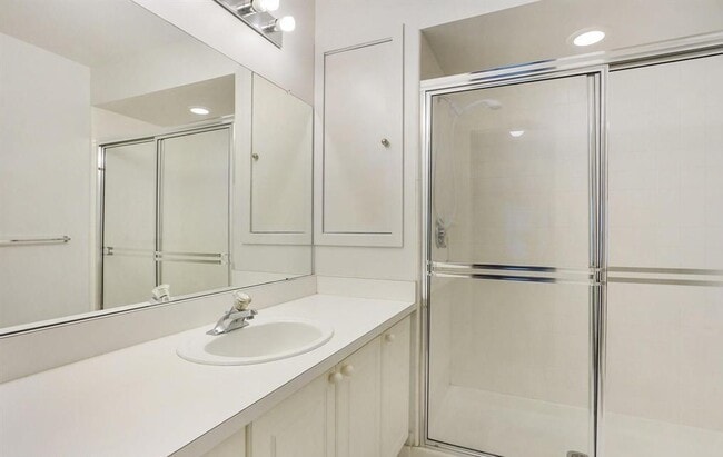 Building Photo - 24267 Weathervane Ct