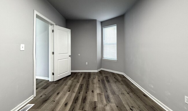 Building Photo - 5820 Belmar St