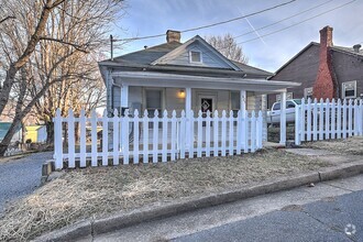 Building Photo - 2 Bedroom 1 bath Johnson City TN