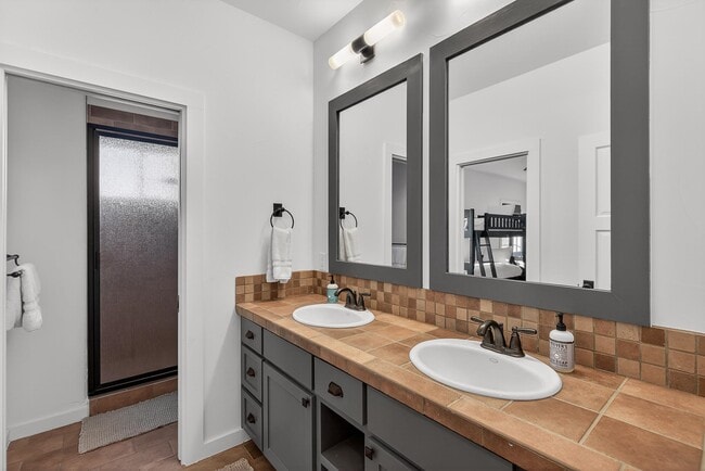 Building Photo - 127 Applehead Island Dr