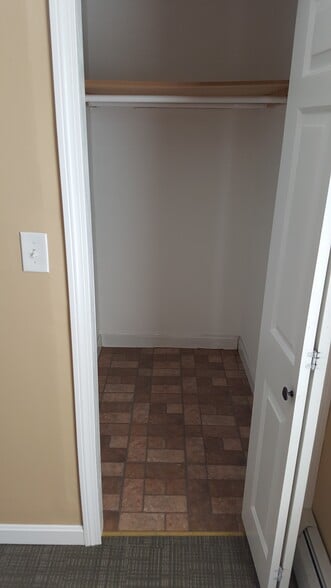 Building Photo - 31 Buttonwood Rd