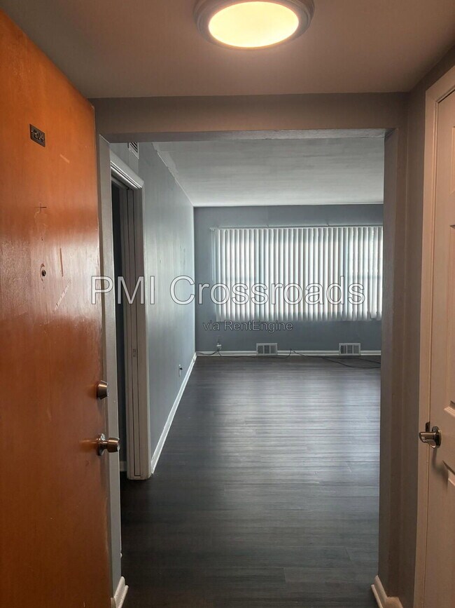 Building Photo - 16015 Van Aken Blvd