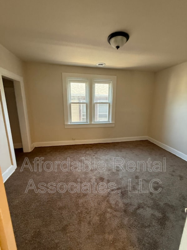 Building Photo - 2015 W Greenfield Ave