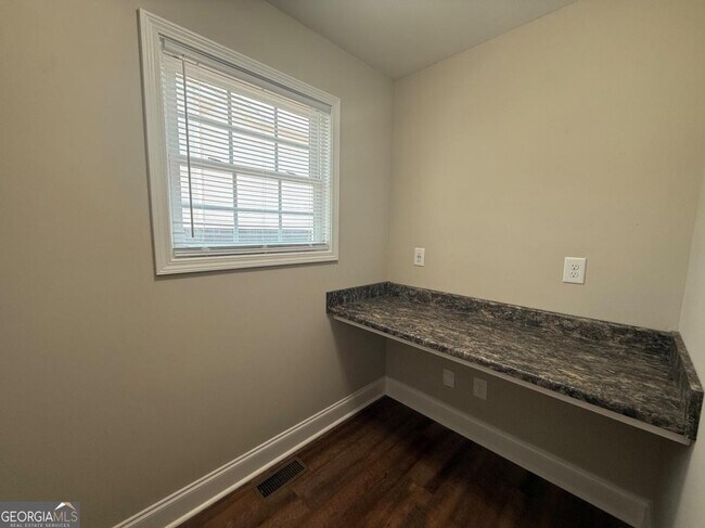 Building Photo - 618 Liberty Pk Dr