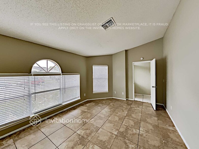 Building Photo - 4704 Bloom Dr