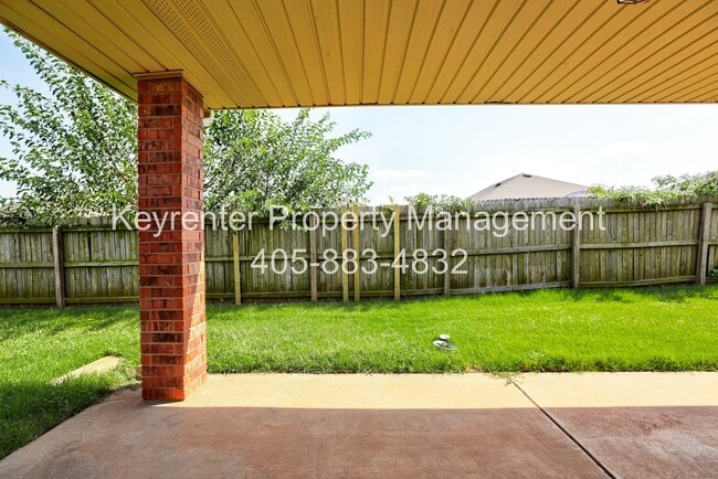 Building Photo - Spacious 4-Bedroom Home with Modern Upgrades & Prime Location