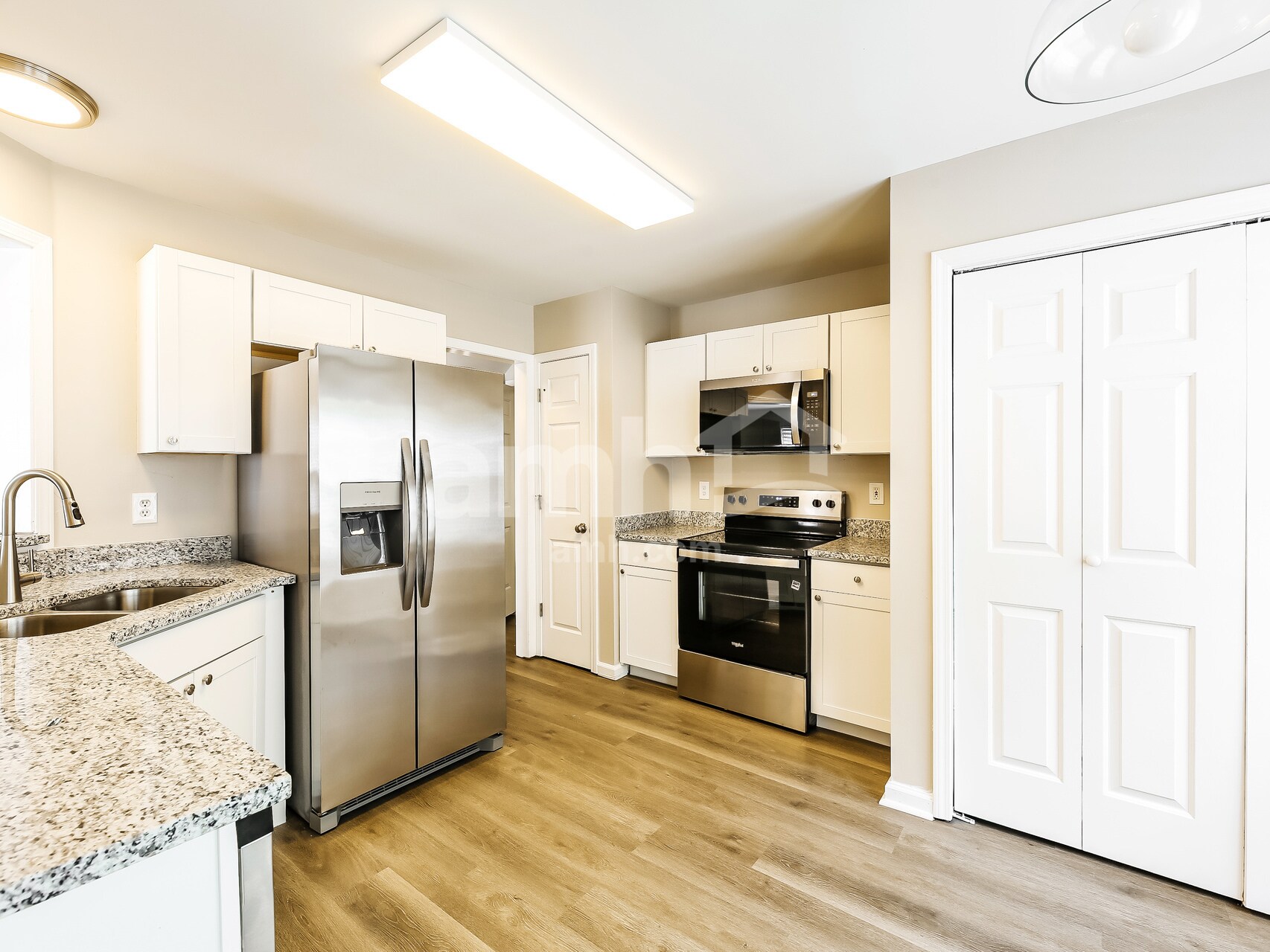 Building Photo - 10 Teakwood Cove