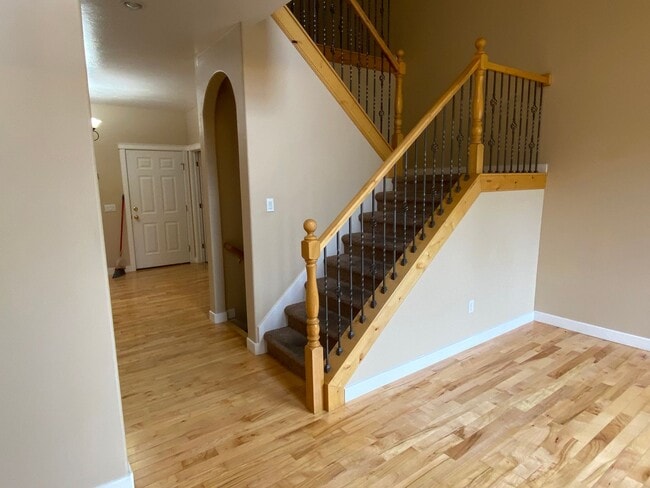 Building Photo - Half Price 1st Month! Beautiful 4 Bedroom 3.5 Bathroom Town Home In Logan