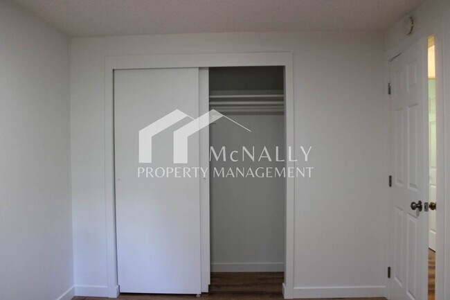 Building Photo - 4712/4714 Reid Dr.