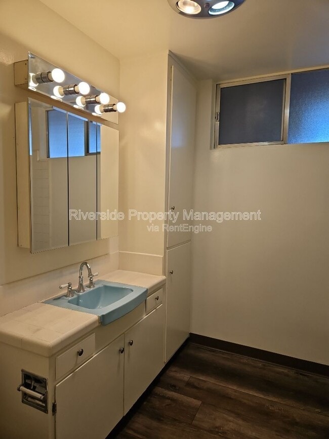 Building Photo - 6979 Palm Ct