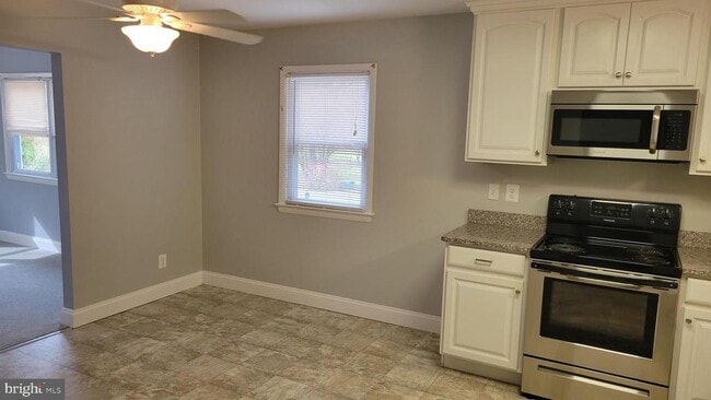 Building Photo - 29620 Whalen Rd