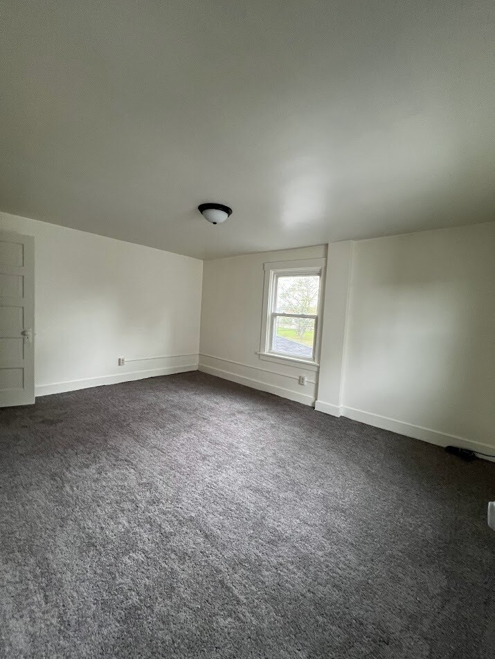 Building Photo - 854 Craig St