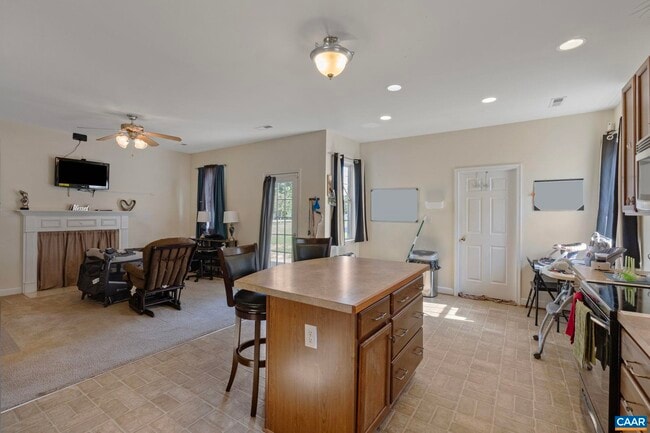 Building Photo - 132 St Andrews St