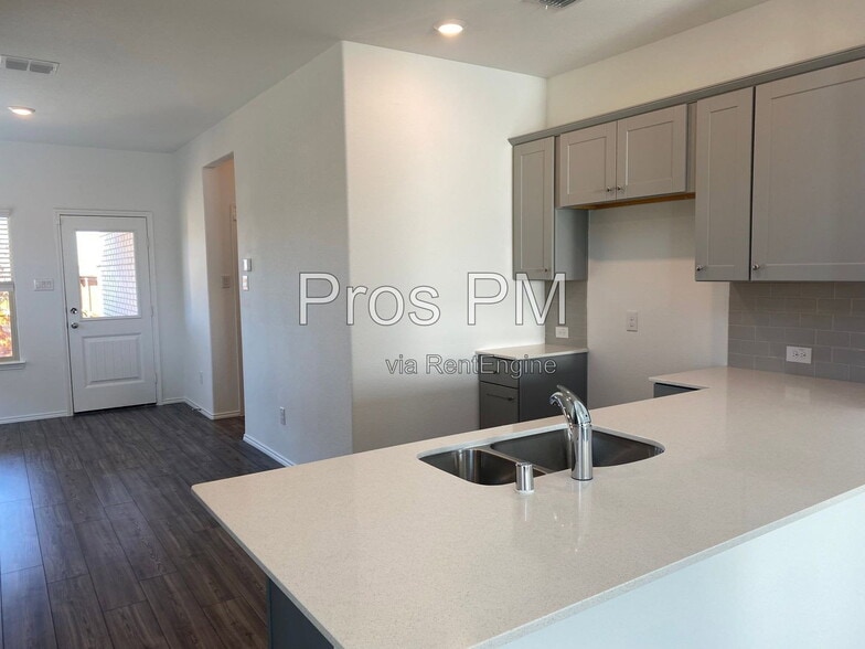 Building Photo - 2257 Obsidian Dr