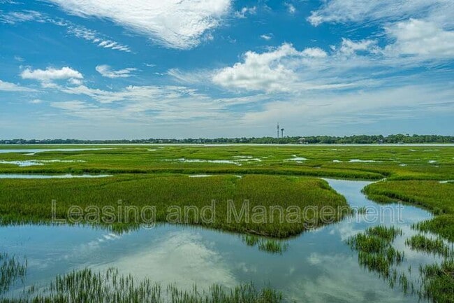 Building Photo - 242 Little Oak Island Dr