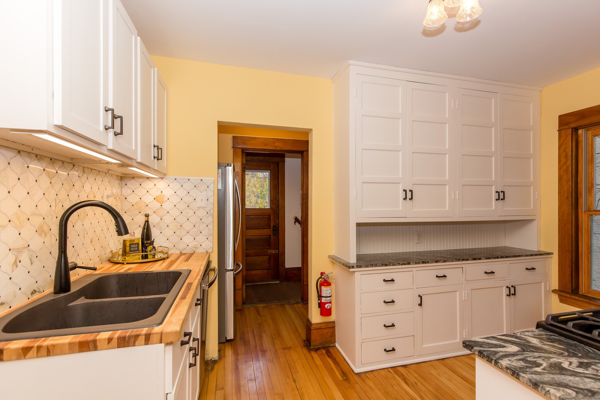 Kitchen - 715 5th St SE