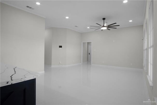 Building Photo - 21 Mynah Ave