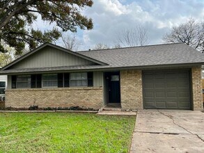 Building Photo - 6505 Middleham Pl