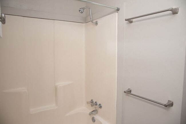 Building Photo - 804 San Saba Dr