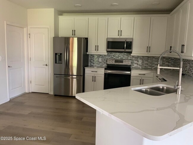 Building Photo - 99 Montecito Dr
