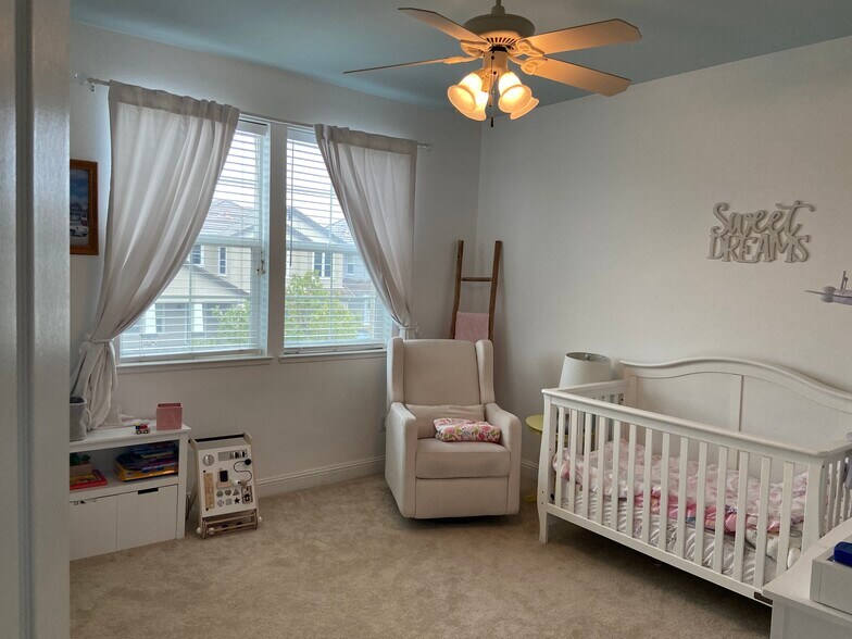 Building Photo - 2070 Katnich Ln