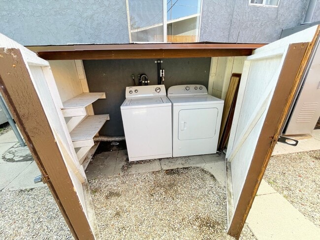 Building Photo - 3659 6th Ave